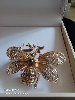 Costume Jewelry Rhinestone Crystal Bee Pin Brooch
